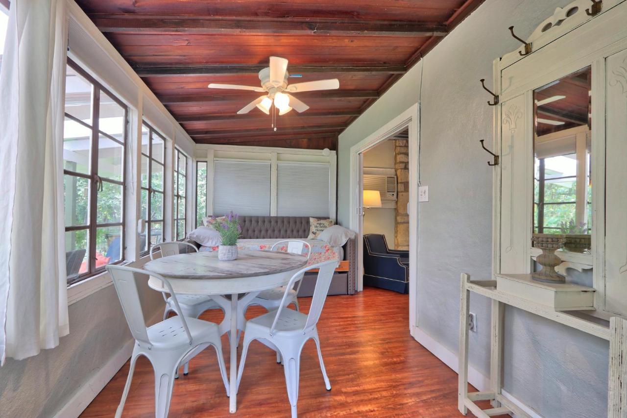Villa Creekside Cabins - The Getaway à Wimberley Extérieur photo
