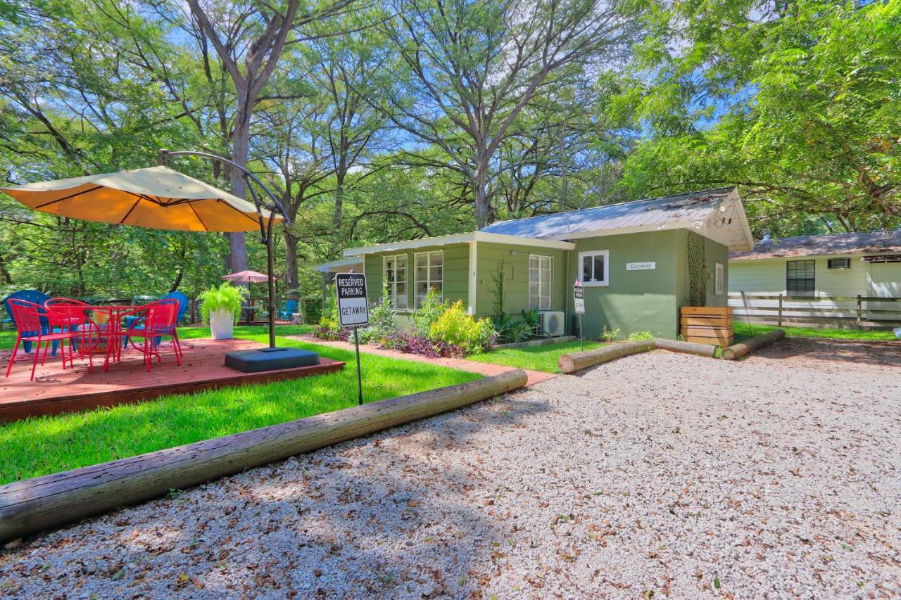 Villa Creekside Cabins - The Getaway à Wimberley Extérieur photo