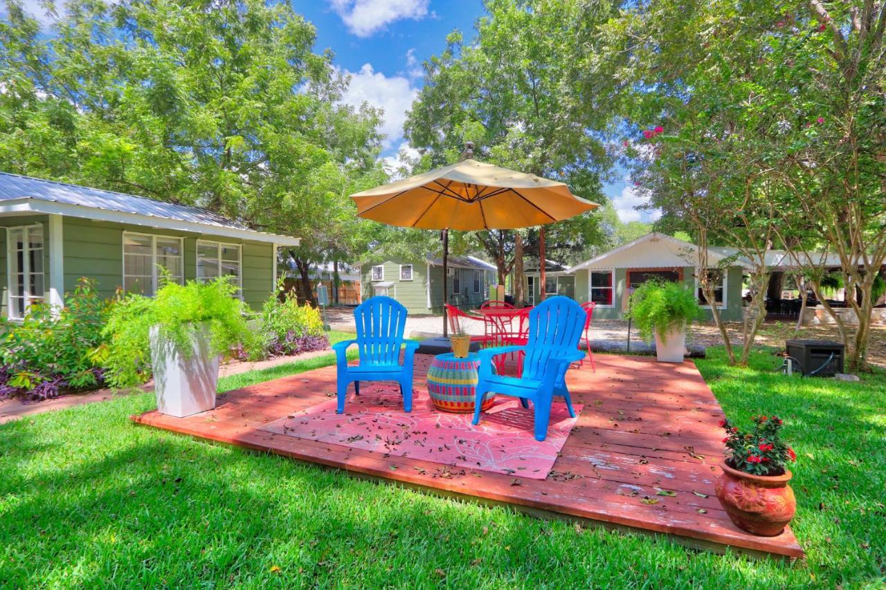Villa Creekside Cabins - The Getaway à Wimberley Extérieur photo