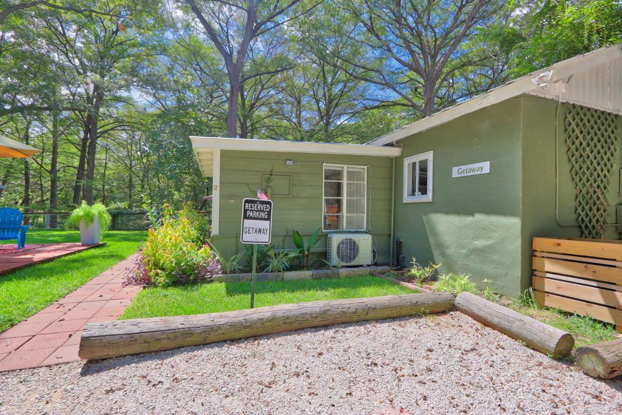 Villa Creekside Cabins - The Getaway à Wimberley Extérieur photo